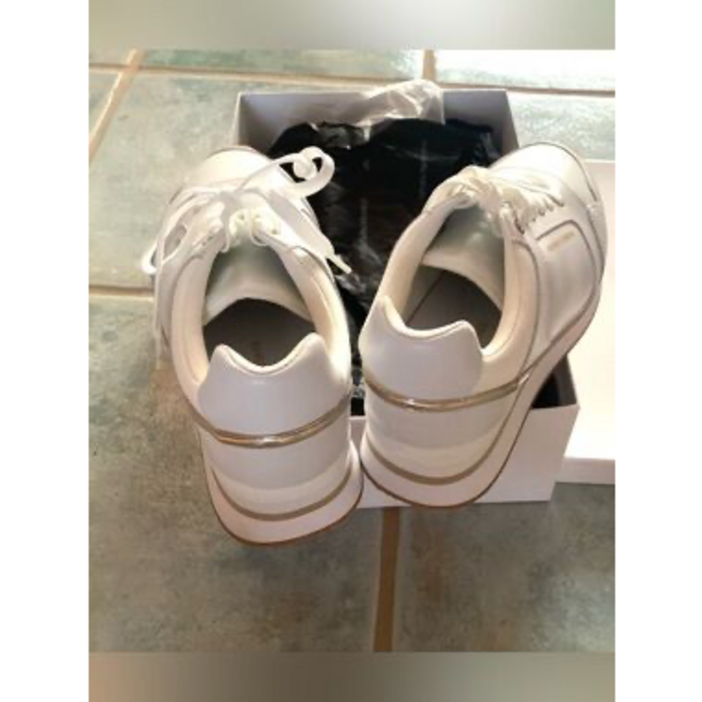 Emporio Armani women's sneakers size 7 New in White - Picture 2 of 4